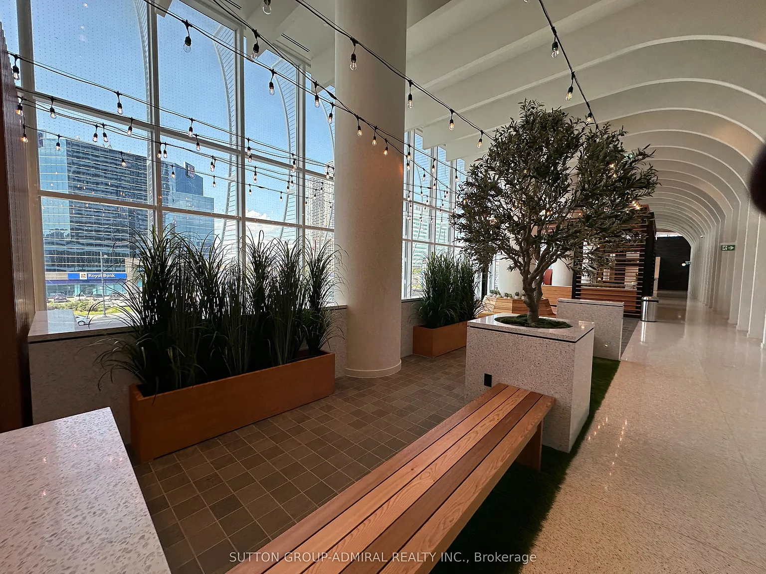 Festival Condos — Photo 3