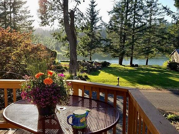 3rd image of 152 Lakeshore Dr