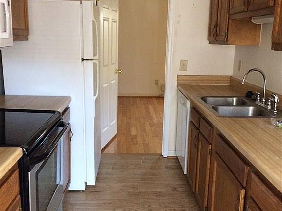 2nd image of 426 Julie Dr