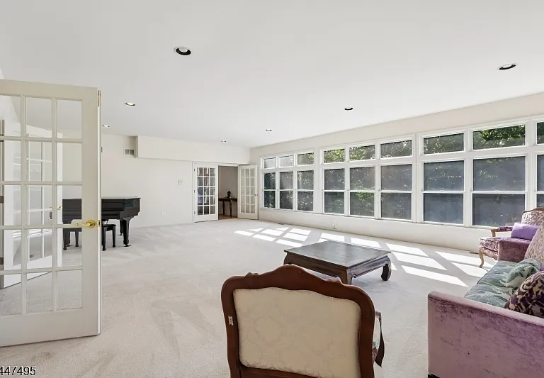 8 Pring Ct — Photo 17