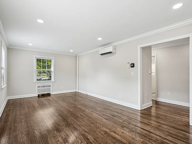 Manley Court Apartments — Photo 20