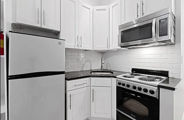 Rented by REAL New York | media 31