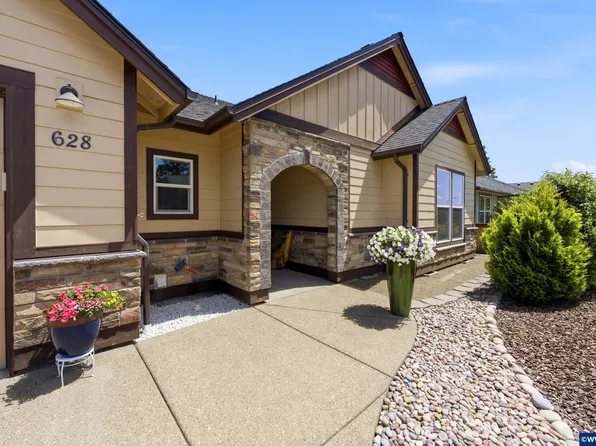 628 NW Hillcrest Dr, Dallas, OR 97338