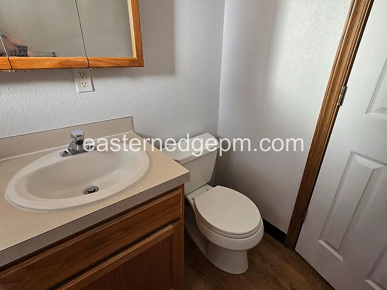 98 NW 10th St — Photo 34