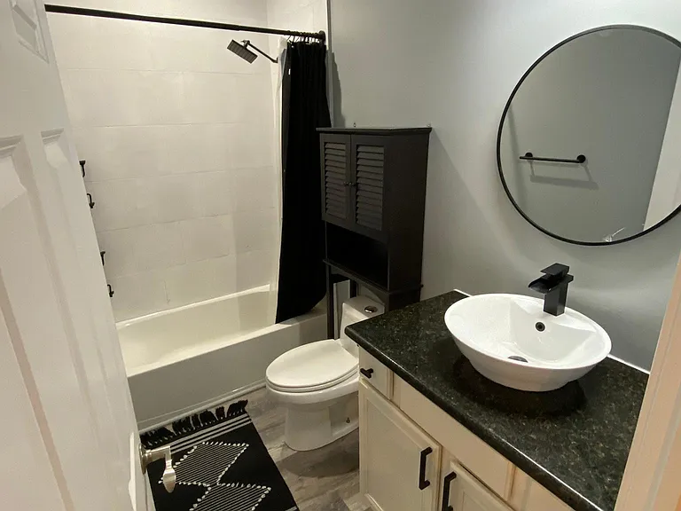 1349 W Huron St #2R — Photo 8