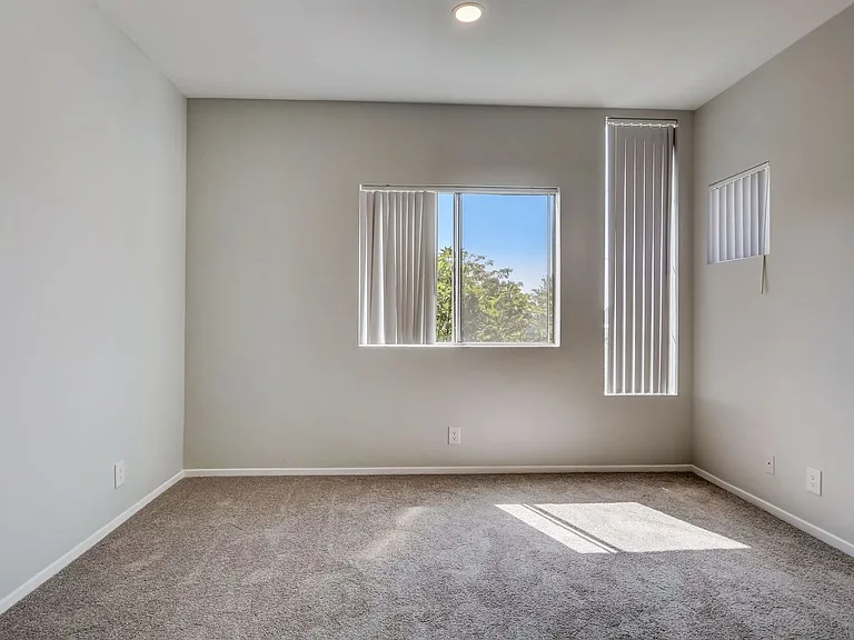 16070 Sunset Blvd — Photo 17