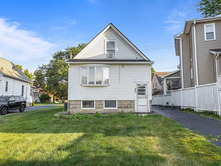 1304 Dean St — Photo 29