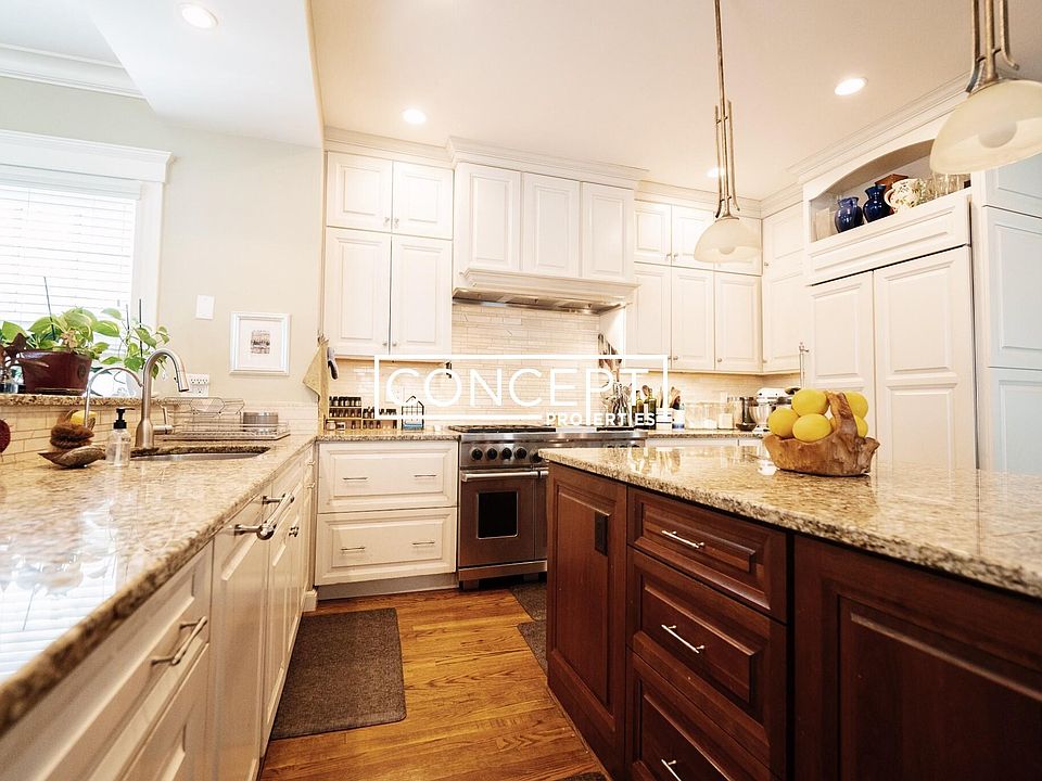 1st image of 207-209A Aspinwall Ave