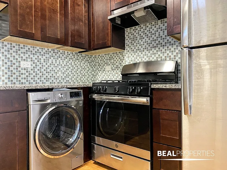 545 Chestnut St #301 — Photo 7
