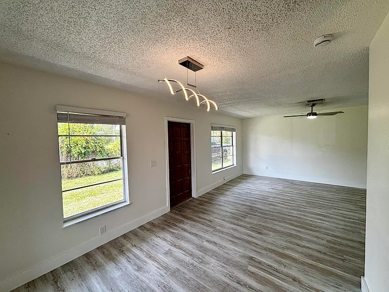 11003 Ridge Ave #B — Photo 4