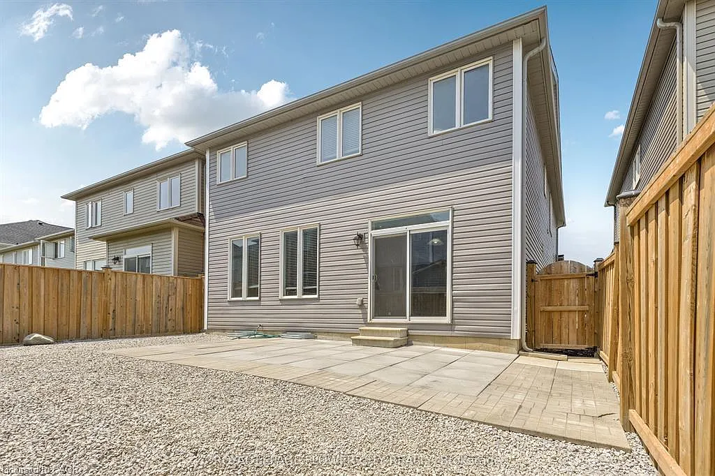 4 bed, 2.5 bath, 2251 sqft, $3,000 — Photo 4
