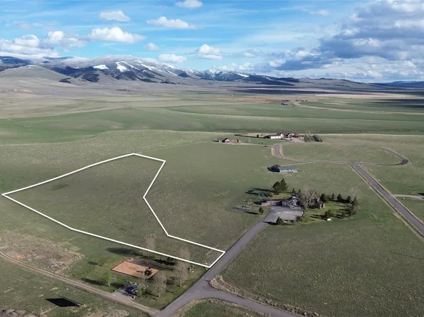 11 4th Ave SE, White Sulphur Springs, MT 59645