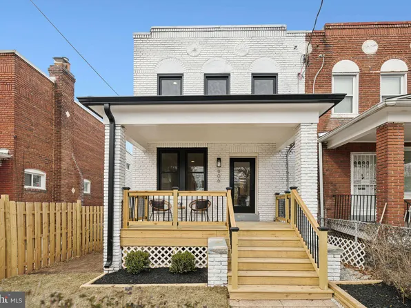 906 Irving St NE, Washington, DC 20017