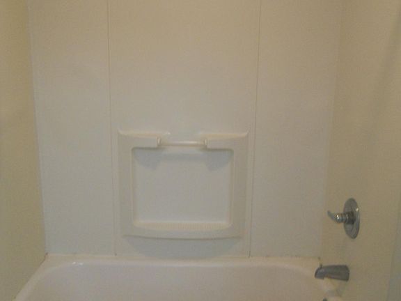 3rd image of 123 Virgil Ave #3