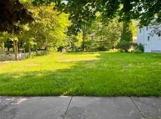 101 Ainslie St, Charlevoix, MI 49720