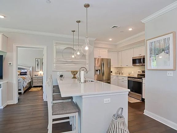 3rd image of 635 Old Post Rd #210