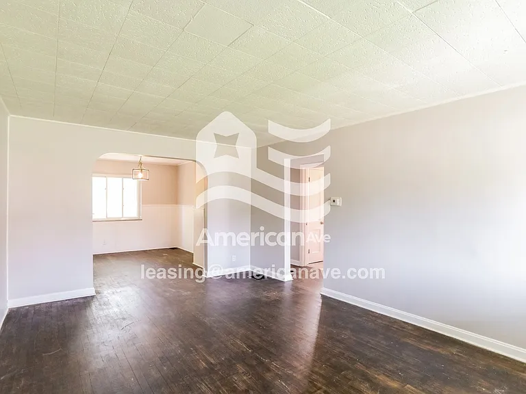 110466_004_living_room_4.jpg