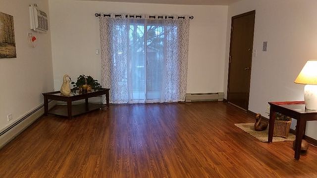 2nd image of 4532 Maple Ave APT 2