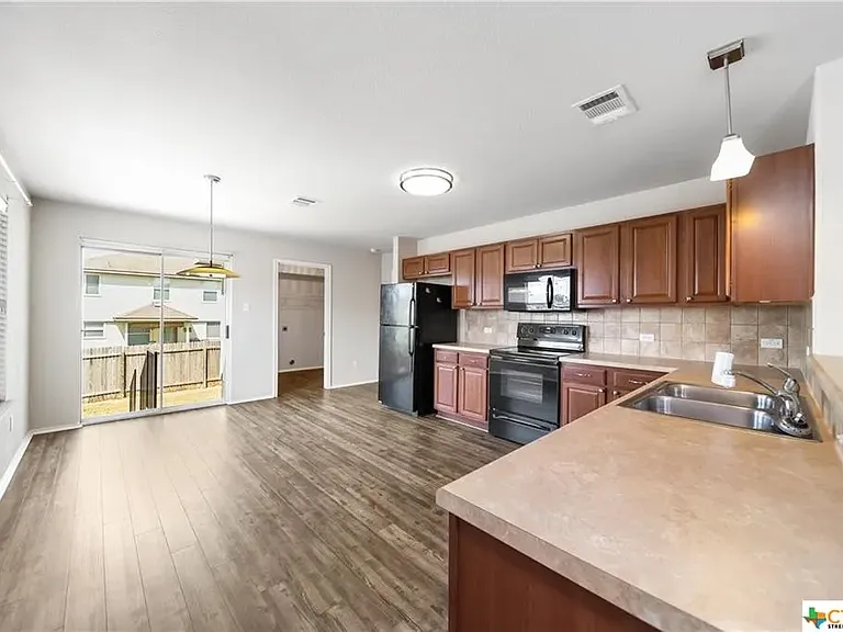 313 Wimberley St — Photo 20