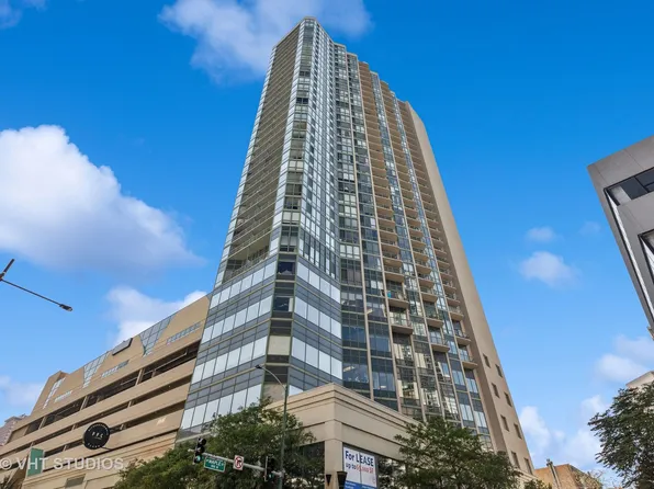 111 W Maple St APT 2902, Chicago, IL 60610