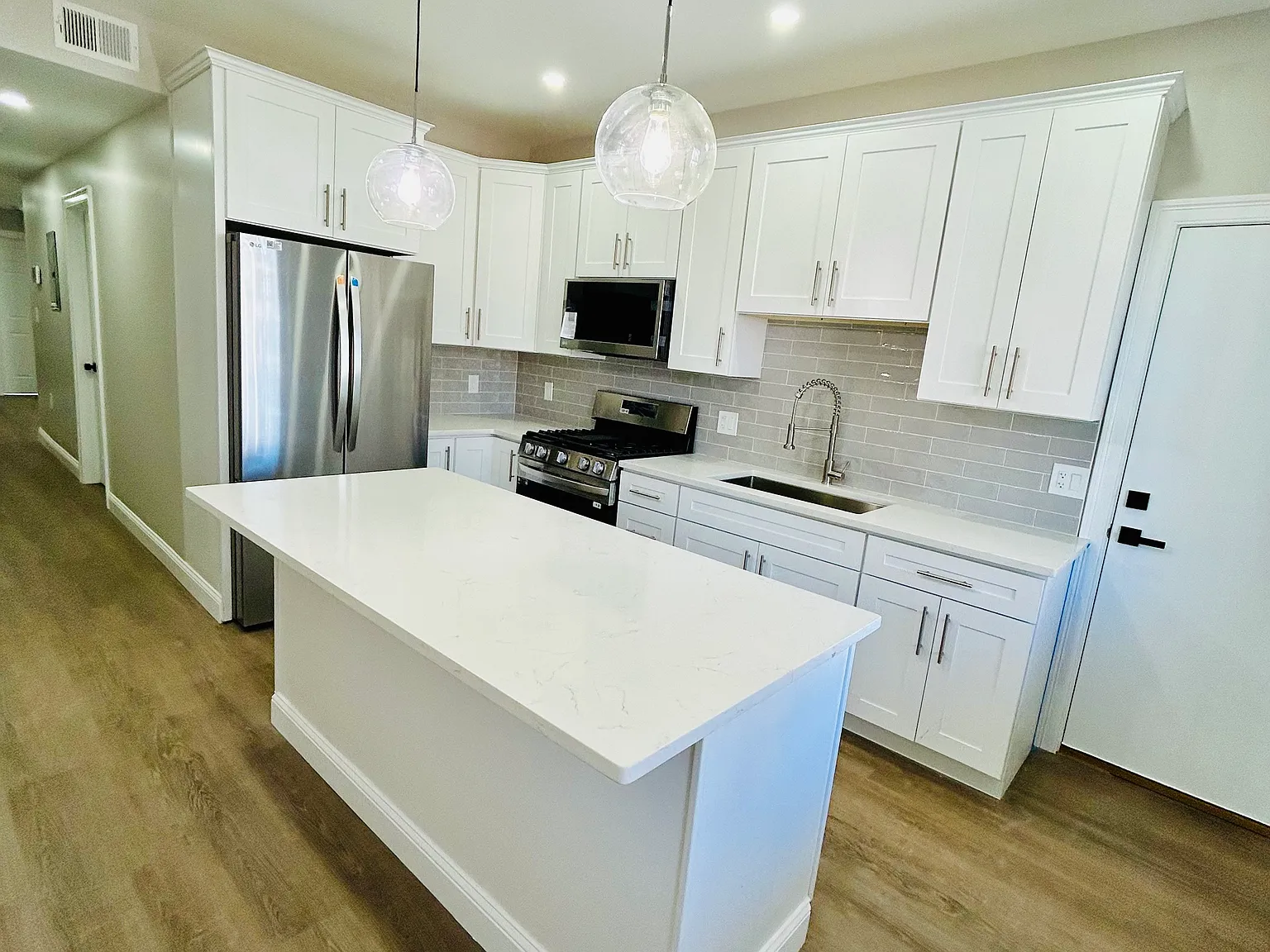 3 bed, $3,700 — Photo 3