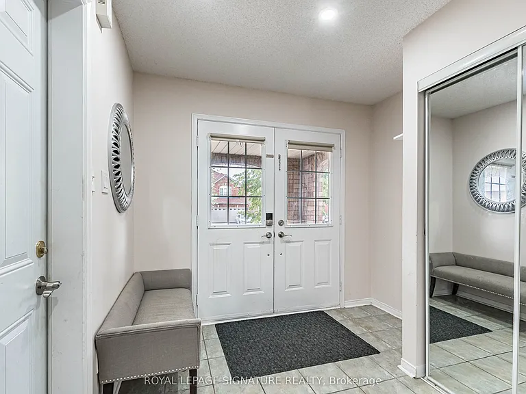 35 Whitehouse Cres — Photo 8