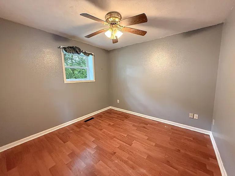 209 Wilkerson Ave — Photo 4