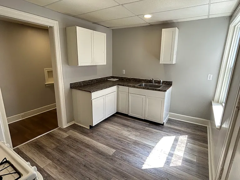 1001 E High St #B3 — Photo 8