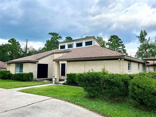 14221 Horseshoe Bnd, Conroe, TX 77384