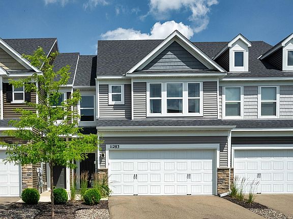 3rd image of 11283 Crestbury Dr