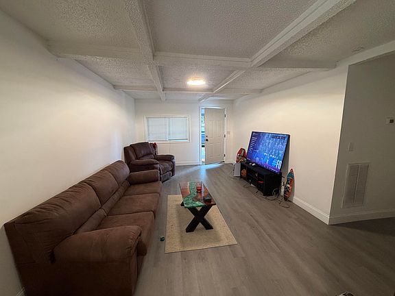 5th image of 161 Orchard Ave