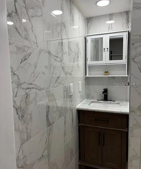 12624 Indiana Woods Ln — Photo 15