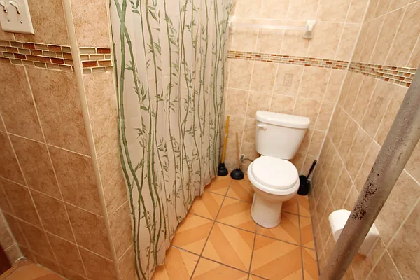 Rented by Nooklyn NYC LLC | media 21