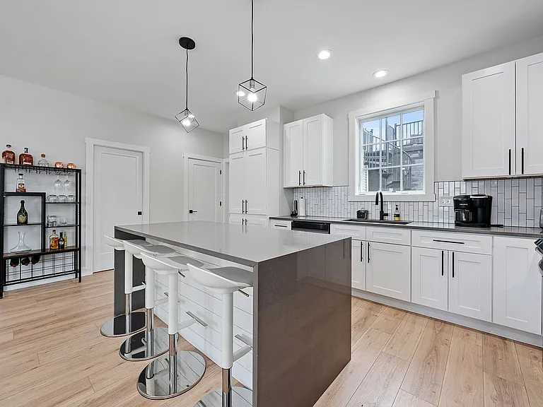 287 E Greenwood Ave — Photo 21