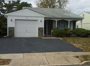7 Surrey St, Manchester, NJ 08759