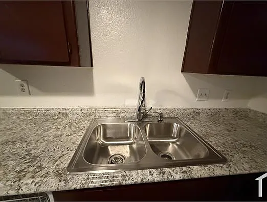 2859 Chelmsford Way — Photo 26