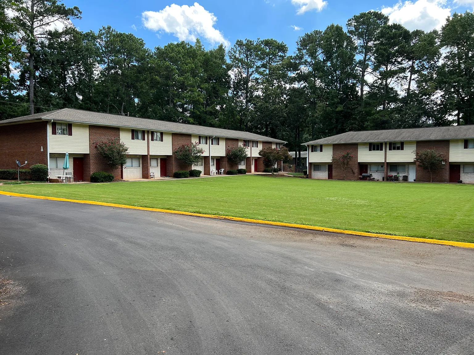 The Pines Apartments — Photo 2