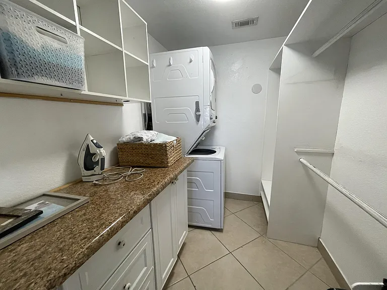 229 SE 1st Ave #203 — Photo 6