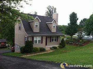 128 Fairridge Rd, Johnson City, TN 37604