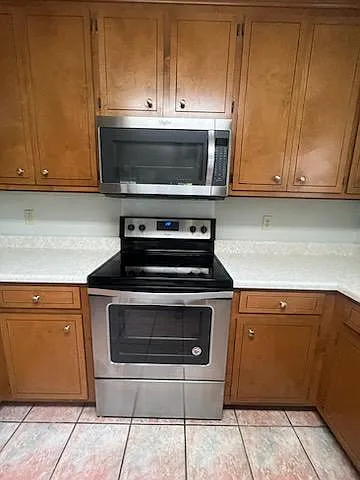 3033 Stonewater Dr — Photo 13