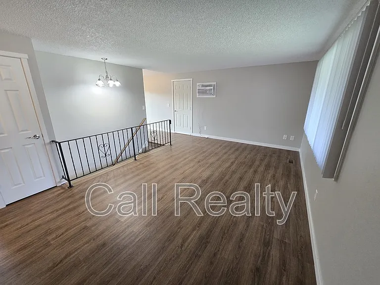 2114 S Fawn Dr — Photo 2
