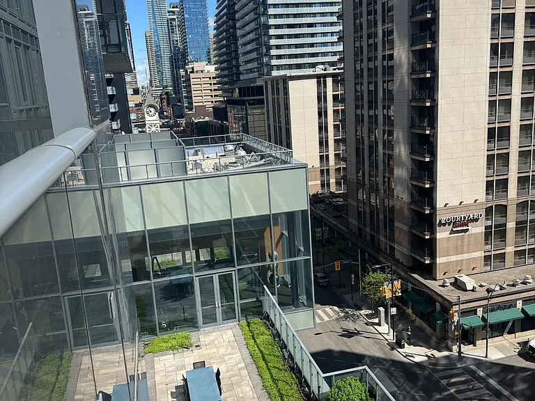 7 Grenville St #1009 — Photo 19