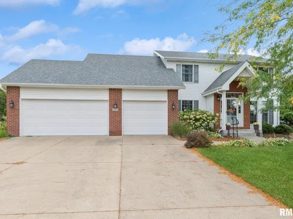 313 S 9th Ave, Eldridge, IA 52748