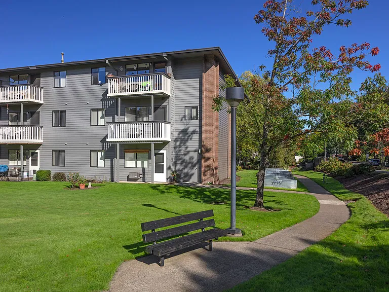 Creekside Village Retirement Residence — Photo 26