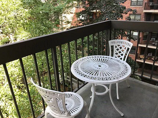 Sold by Barons International Real Estate Advisors | media 1