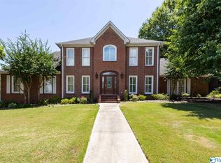 3302 Cedarhurst Dr SW, Decatur, AL 35603