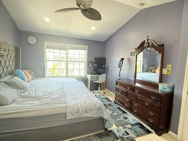 24 Tottenham Ct — Photo 13