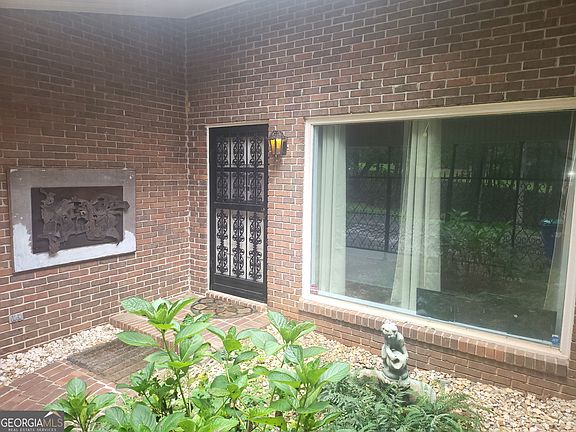 5th image of 150 Old Fairburn Close SW