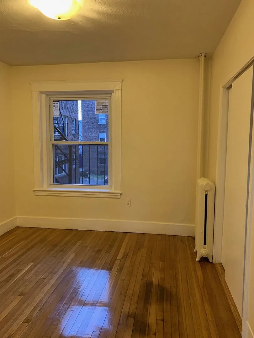 No Fee! Gorgeous Comm Ave Apt by T! Modern Appliances. Cat & Small Dog OK — Photo 4