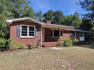1316 Lakeshore Dr, Camden, SC 29020